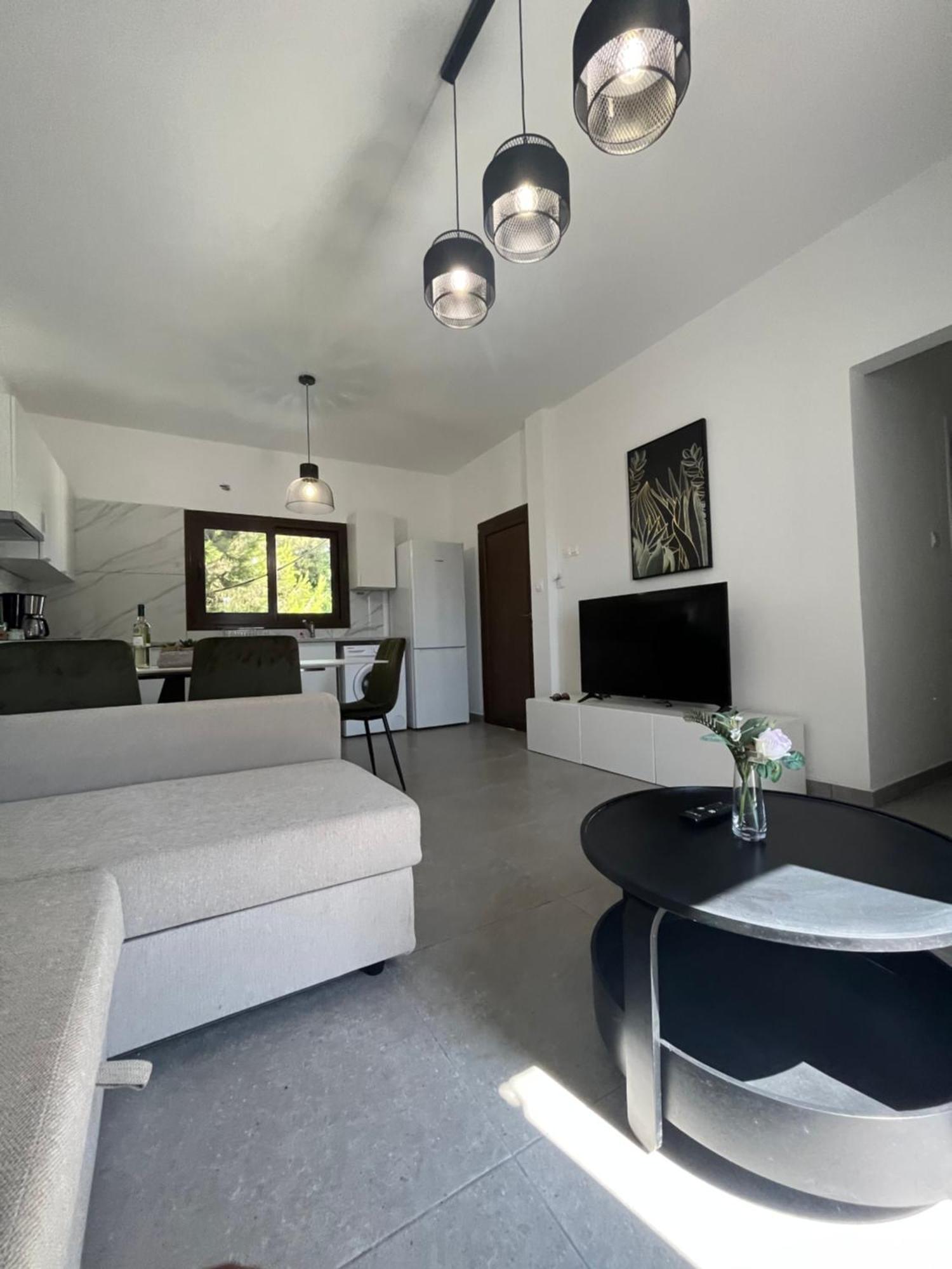 Serenityone - Centrally Located One Bedroom Apt Ayia Napa Bagian luar foto