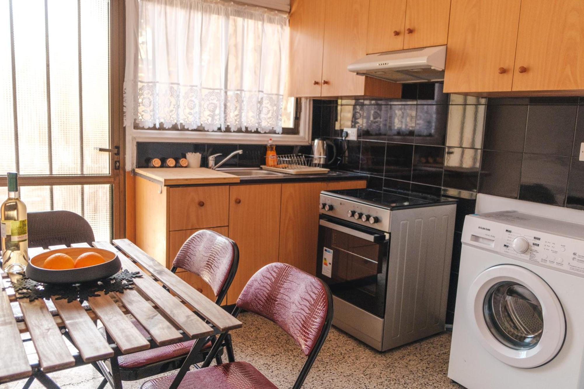 Serenityone - Centrally Located One Bedroom Apt Ayia Napa Bagian luar foto