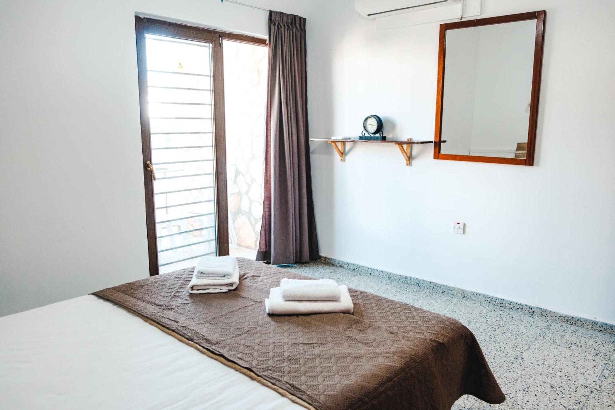 Serenityone - Centrally Located One Bedroom Apt Ayia Napa Bagian luar foto