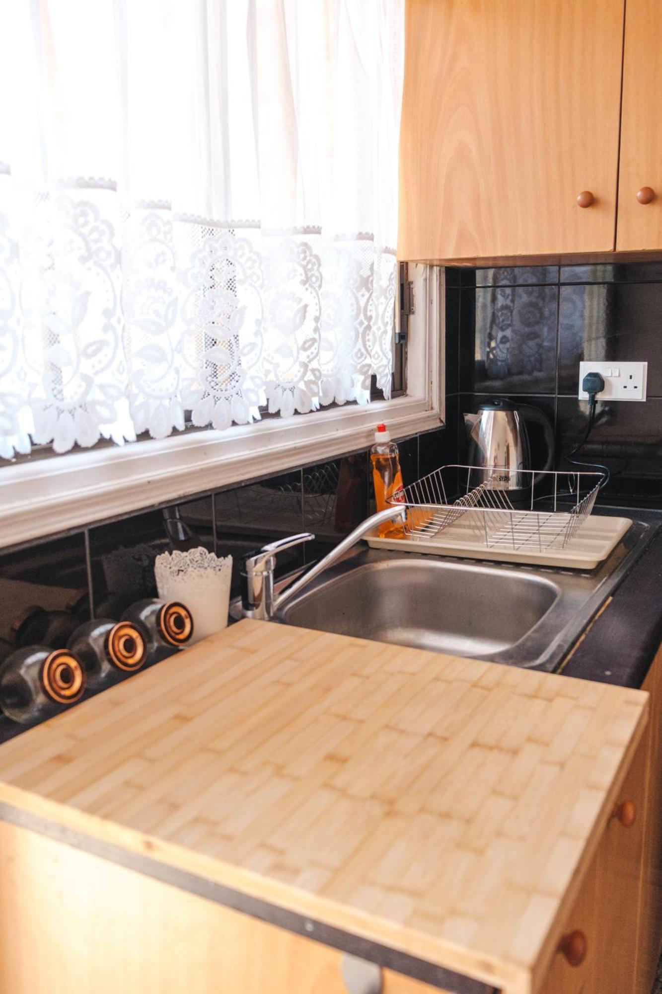 Serenityone - Centrally Located One Bedroom Apt Ayia Napa Bagian luar foto